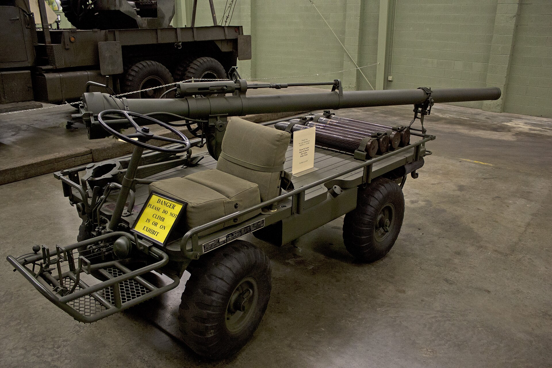 vehicul mule echipat cu pusca antitanc