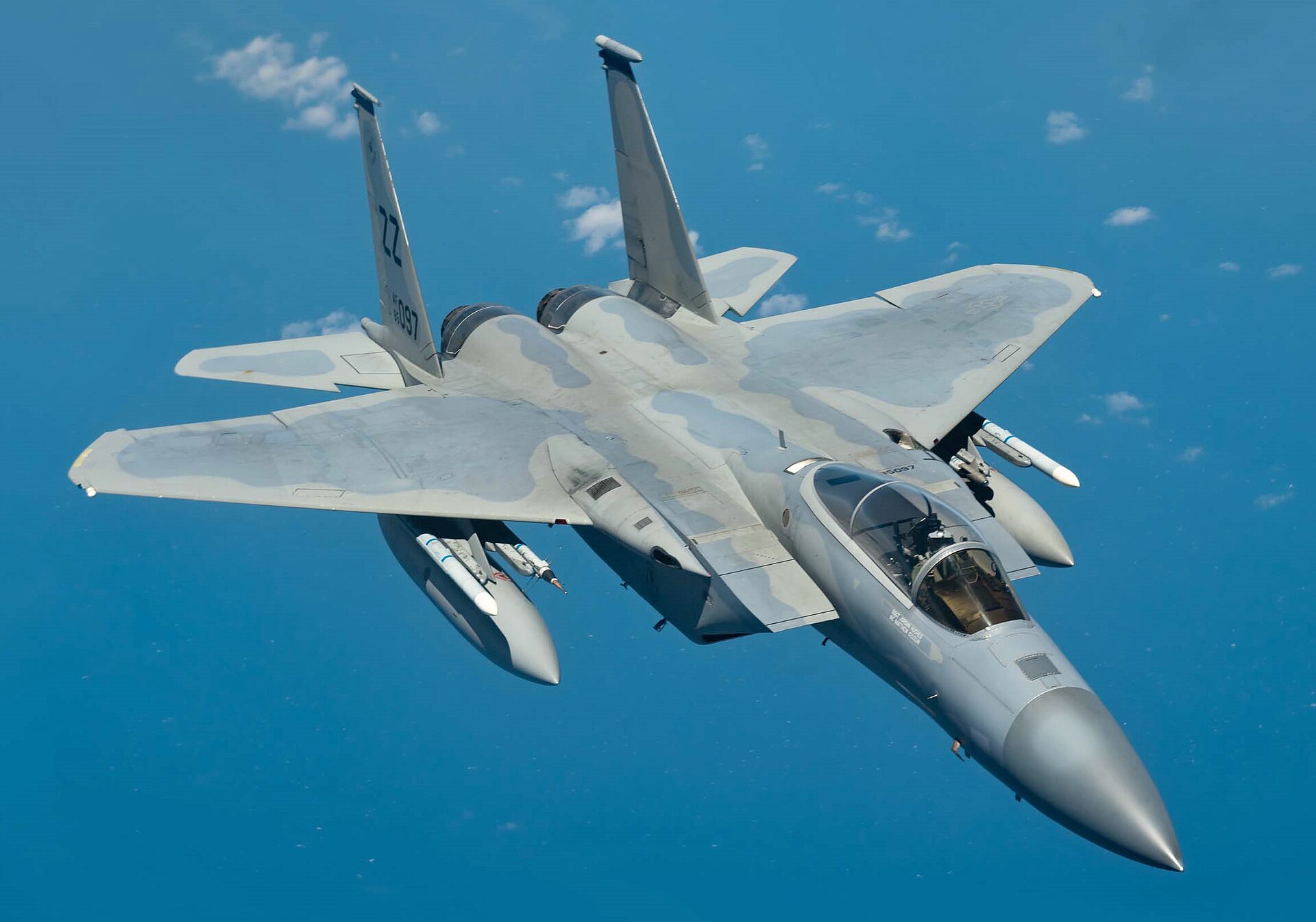f-15 eagle in zbor